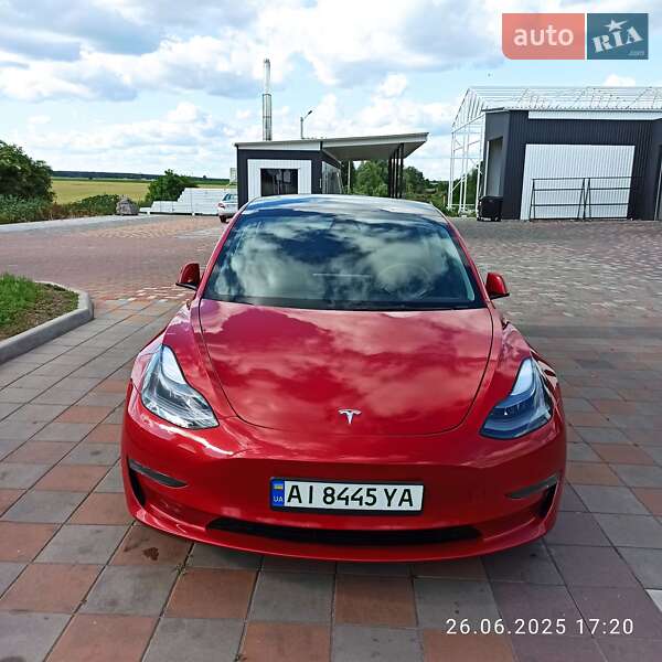 Седан Tesla Model 3 2022 в Броварах