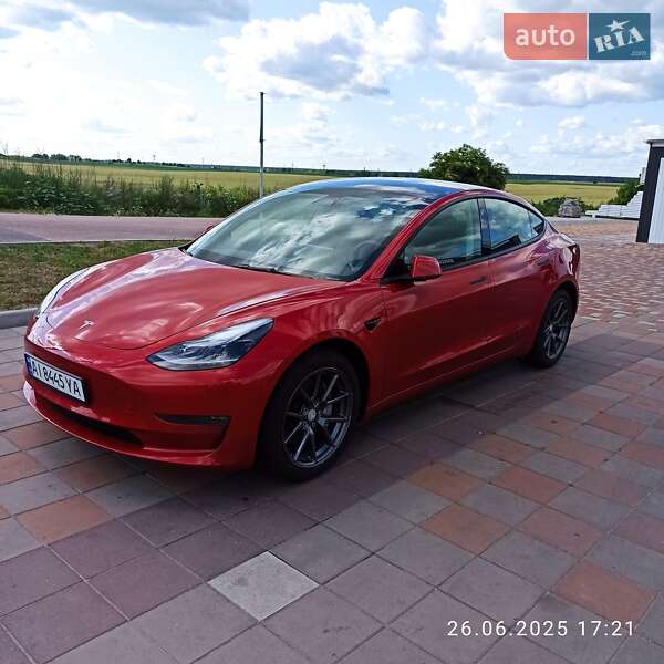 Седан Tesla Model 3 2022 в Броварах