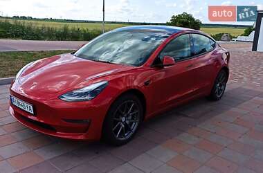 Седан Tesla Model 3 2022 в 