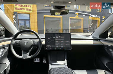Седан Tesla Model 3 2021 в 
