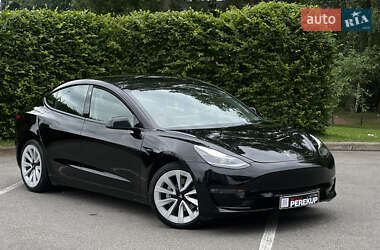 Седан Tesla Model 3 2022 в Киеве