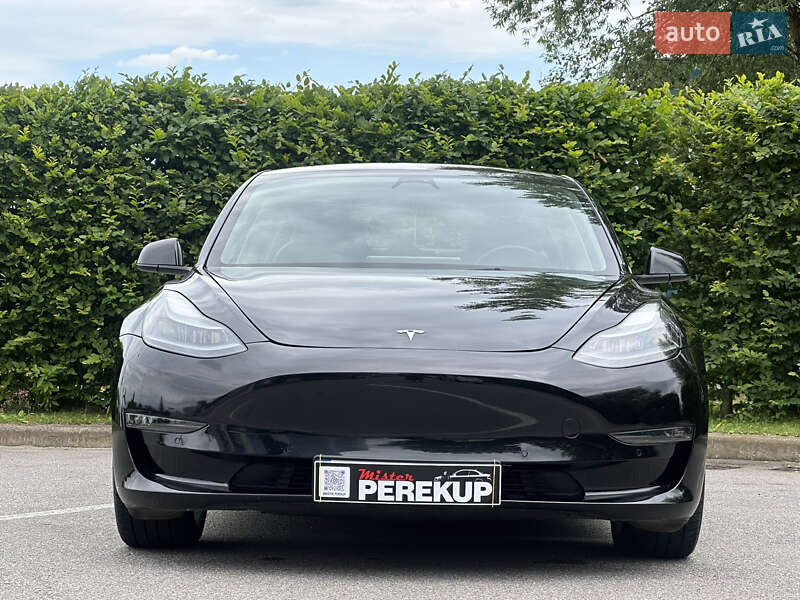 Седан Tesla Model 3 2022 в Києві