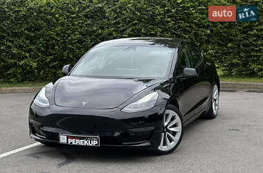 Седан Tesla Model 3 2022 в 