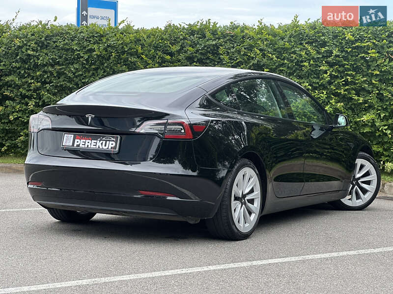 Седан Tesla Model 3 2022 в Києві