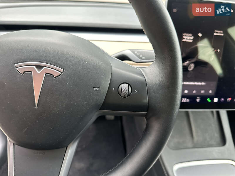Седан Tesla Model 3 2022 в Києві