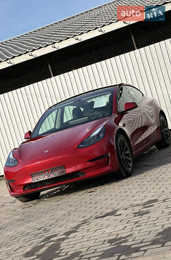 Седан Tesla Model 3 2022 в Виннице