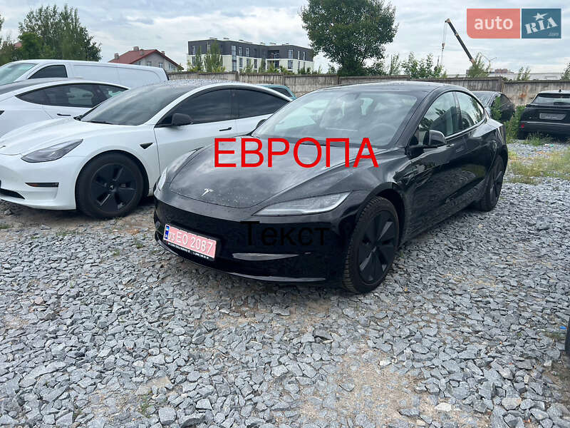 Седан Tesla Model 3 2024 в 