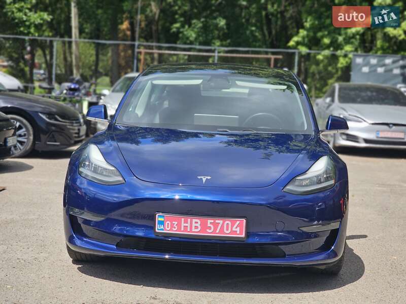 Седан Tesla Model 3 2018 в Львове