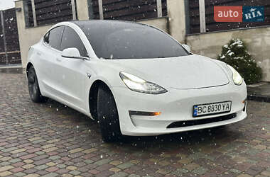 Седан Tesla Model 3 2019 в 