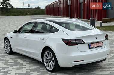 Седан Tesla Model 3 2019 в 
