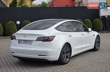 Седан Tesla Model 3 2021 в 