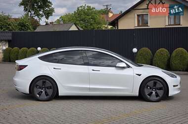 Седан Tesla Model 3 2021 в 
