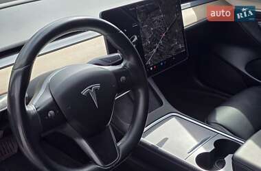 Седан Tesla Model 3 2021 в 