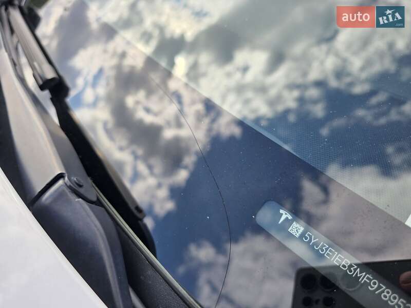 Седан Tesla Model 3 2021 в Львові