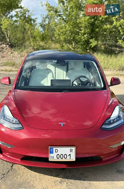 Седан Tesla Model 3 2020 в 