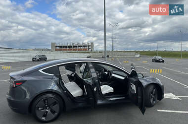 Седан Tesla Model 3 2018 в 