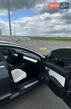 Седан Tesla Model 3 2018 в 