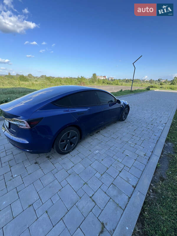 Седан Tesla Model 3 2021 в Здолбунове