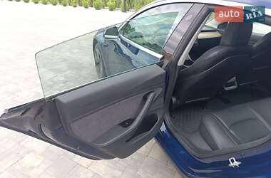 Седан Tesla Model 3 2019 в 