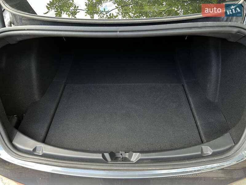 Седан Tesla Model 3 2023 в Полтаві
