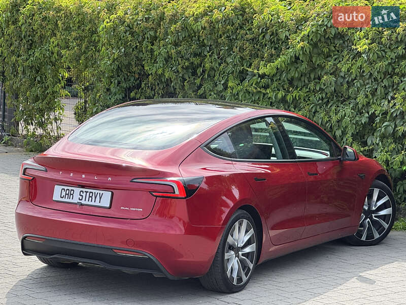 Седан Tesla Model 3 2024 в Стрые