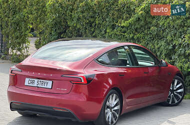 Седан Tesla Model 3 2024 в 