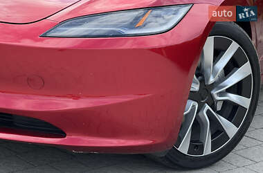 Седан Tesla Model 3 2024 в 