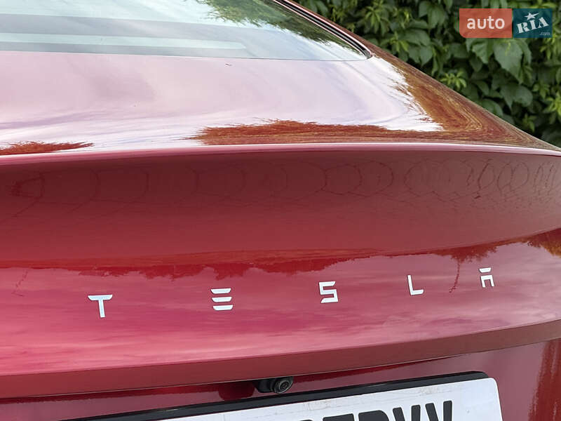 Седан Tesla Model 3 2024 в Стрые