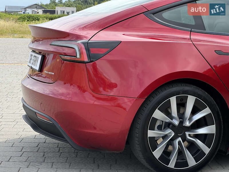 Седан Tesla Model 3 2024 в Стрые
