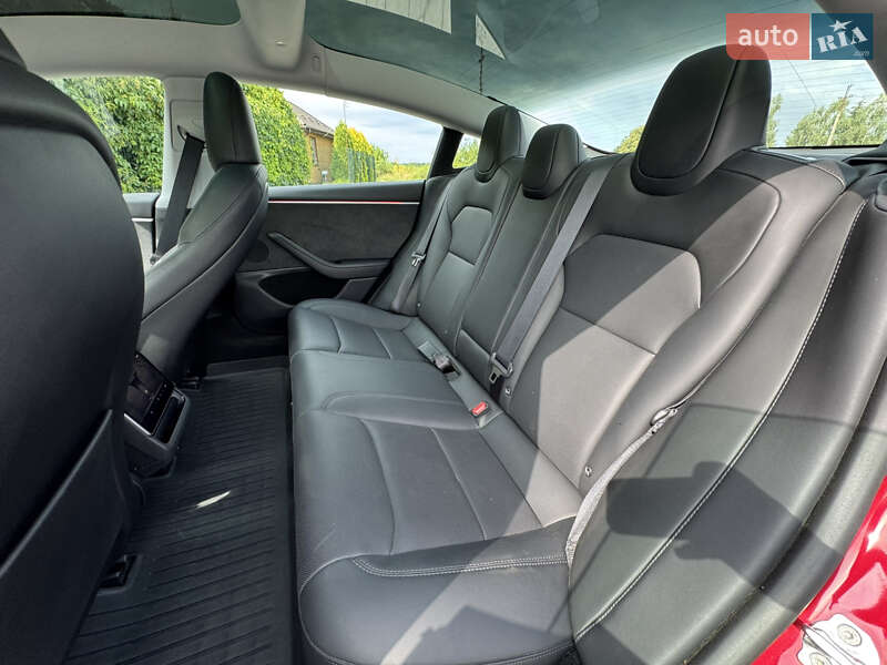Седан Tesla Model 3 2024 в Стрые