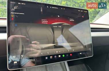 Седан Tesla Model 3 2024 в 