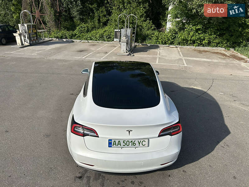 Седан Tesla Model 3 2018 в Киеве