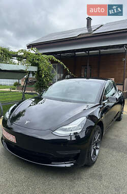 Седан Tesla Model 3 2020 в 