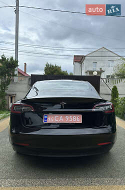 Седан Tesla Model 3 2020 в 