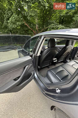 Седан Tesla Model 3 2018 в Киеве