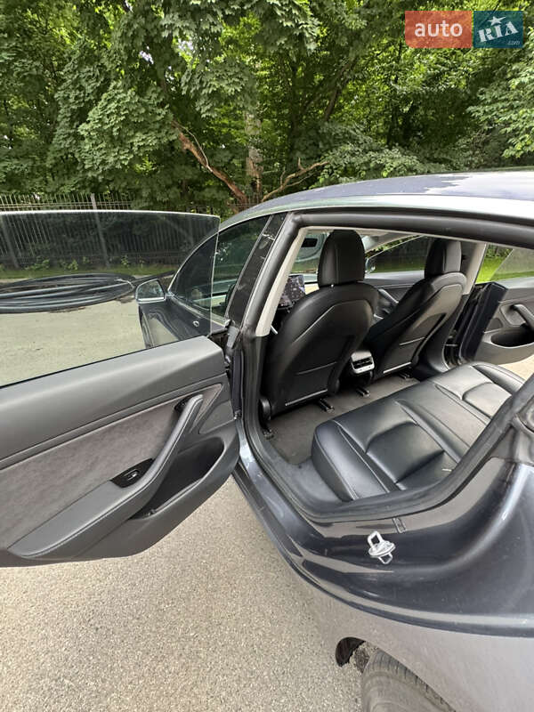 Седан Tesla Model 3 2018 в Киеве