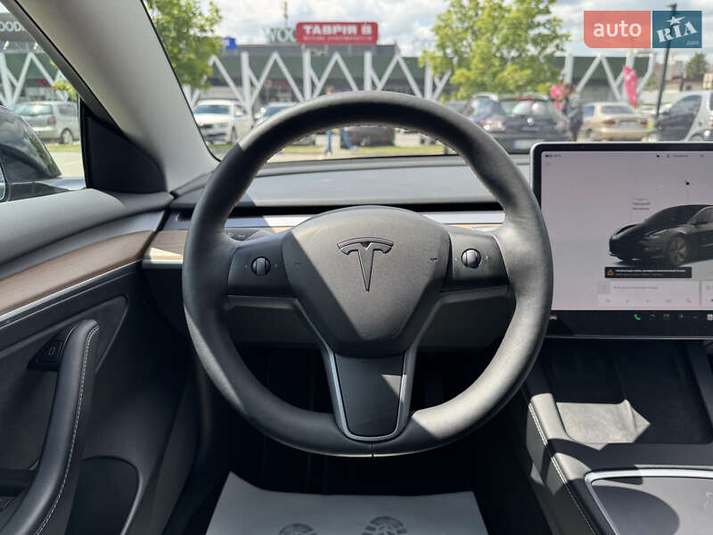 Седан Tesla Model 3 2022 в Хмельницком