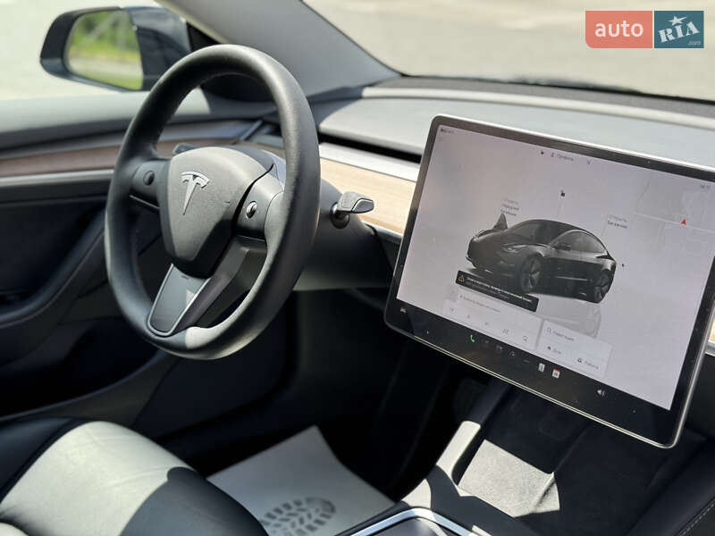 Седан Tesla Model 3 2022 в Хмельницком