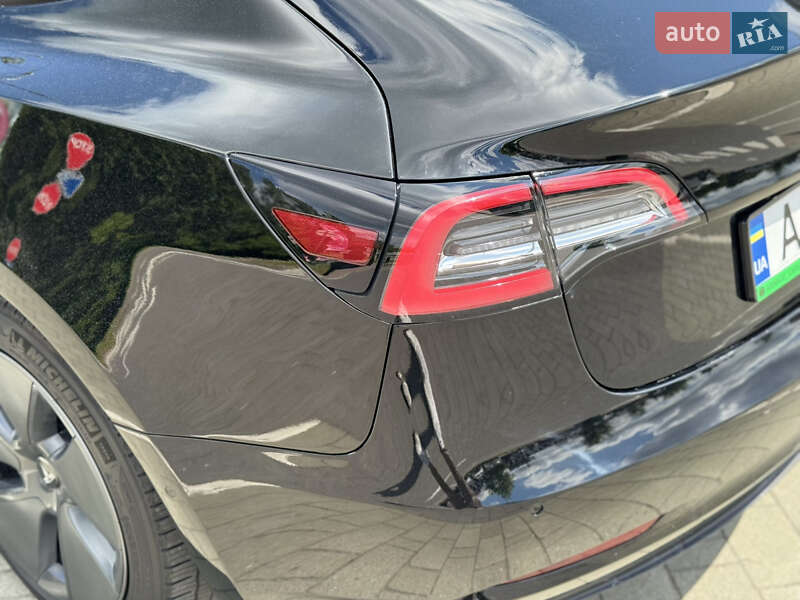 Седан Tesla Model 3 2022 в Хмельницком