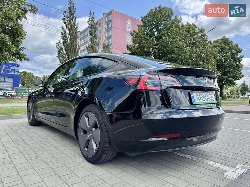 Седан Tesla Model 3 2022 в Хмельницком