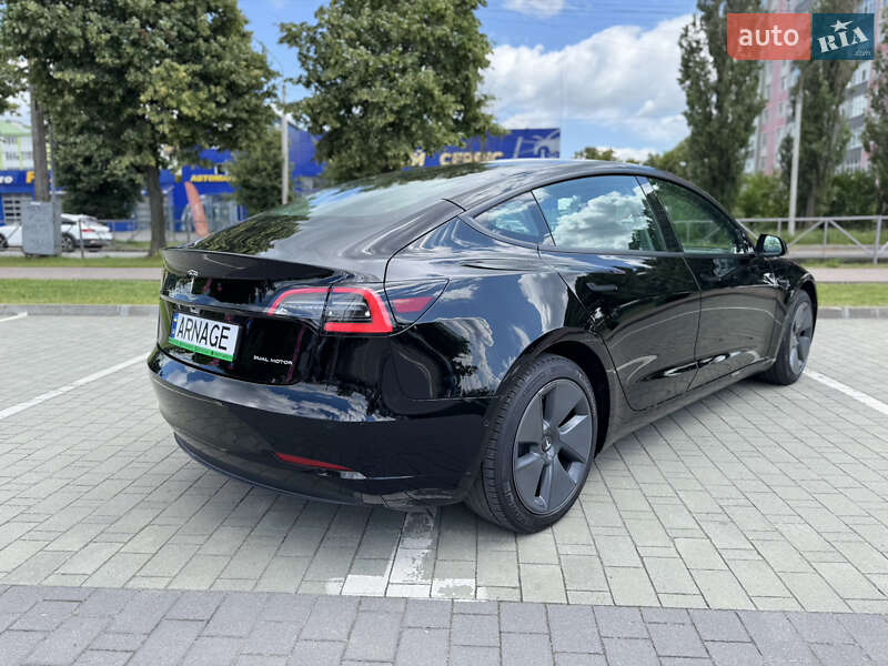 Седан Tesla Model 3 2022 в Хмельницком