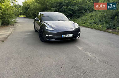 Седан Tesla Model 3 2021 в 