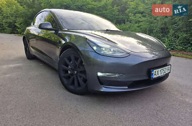 Седан Tesla Model 3 2021 в 
