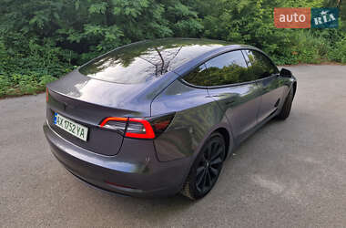Седан Tesla Model 3 2021 в 