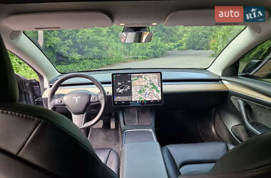 Седан Tesla Model 3 2021 в 