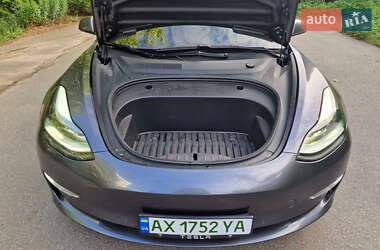 Седан Tesla Model 3 2021 в 