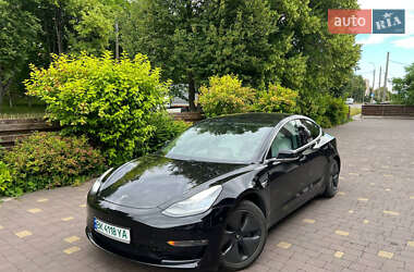 Седан Tesla Model 3 2019 в Рівному