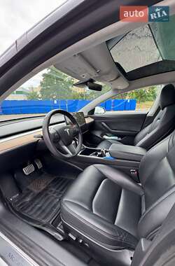 Седан Tesla Model 3 2019 в 
