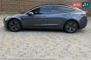Седан Tesla Model 3 2023 в 