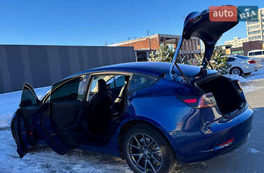 Седан Tesla Model 3 2018 в 